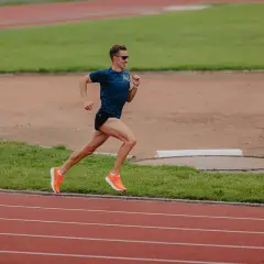 Jak biegać szybciej na 3 km: sprawdzone metody na lepszy wynik