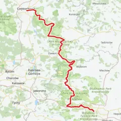 Mapa z zaznaczonym czerwonym szlakiem rowerowym, biegnącym przez Park Krajobrazowy Orlich Gniazd, od Częstochowy po okolice Krakowa.