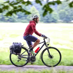 Rower trekkingowy czy górski: który wybór ułatwi Twoje podróże?