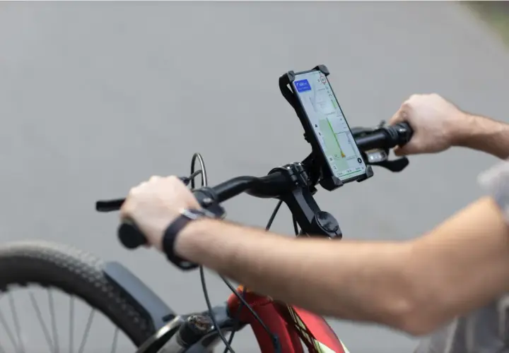 Najlepsze aplikacje do tras rowerowych w Warszawie, które ułatwią jazdę
