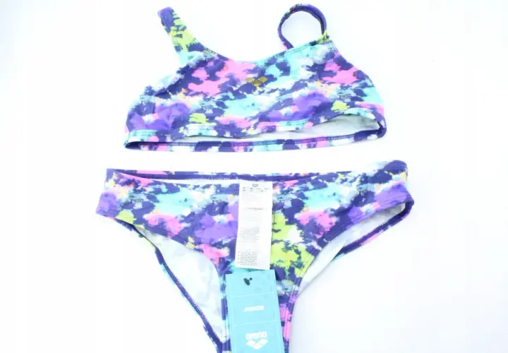 Kolorowe bikini dla 14 latki z wzorem tie-dye. Idealne na basen i plażę.