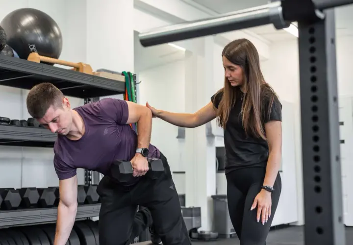 Czy trening siłowy jest lepszy niż cardio?