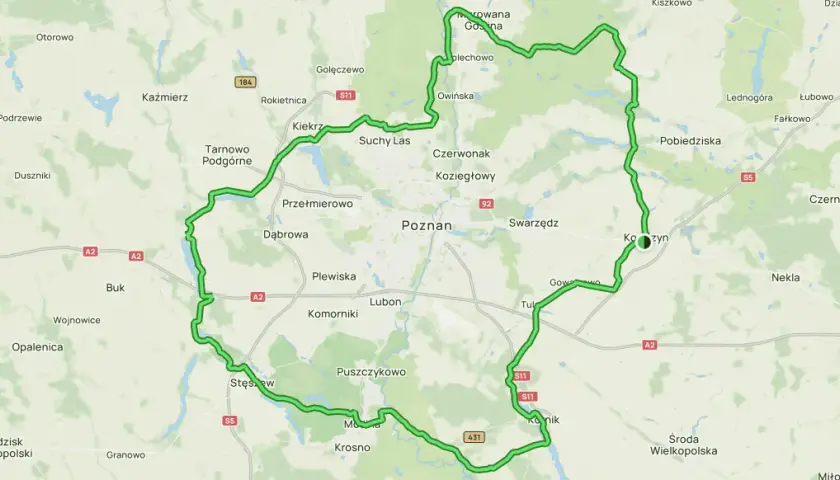 Zielona trasa rowerowa tworzy pierścień dookoła Poznania, okrążając miasto i jego okolice, w tym Tarnowo Podgórne, Swarzędz i Luboń.