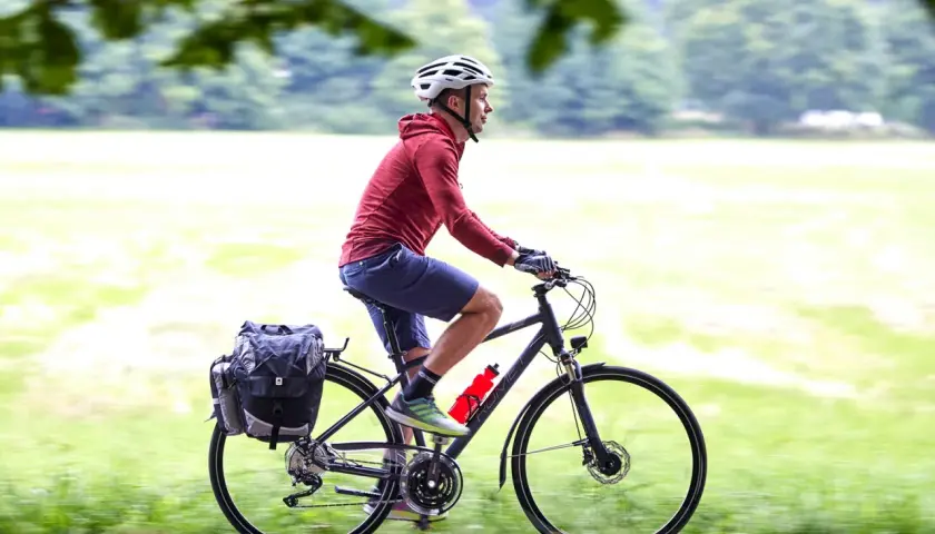 Rower trekkingowy czy górski: który wybór ułatwi Twoje podróże?