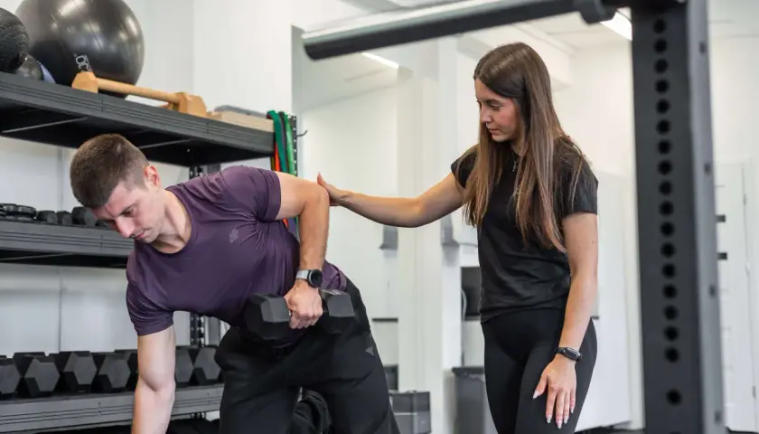 Czy trening siłowy jest lepszy niż cardio?