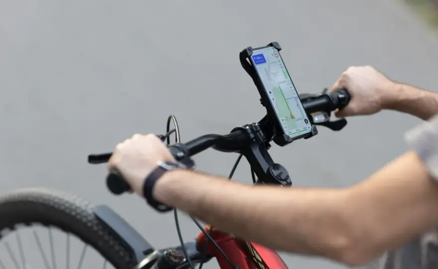 Najlepsze aplikacje do tras rowerowych w Warszawie, które ułatwią jazdę