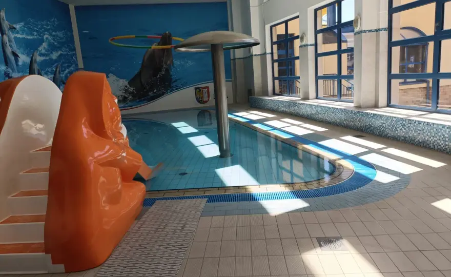 Basen Delfin Gliwice: Cennik, godziny, atrakcje Twój przewodnik