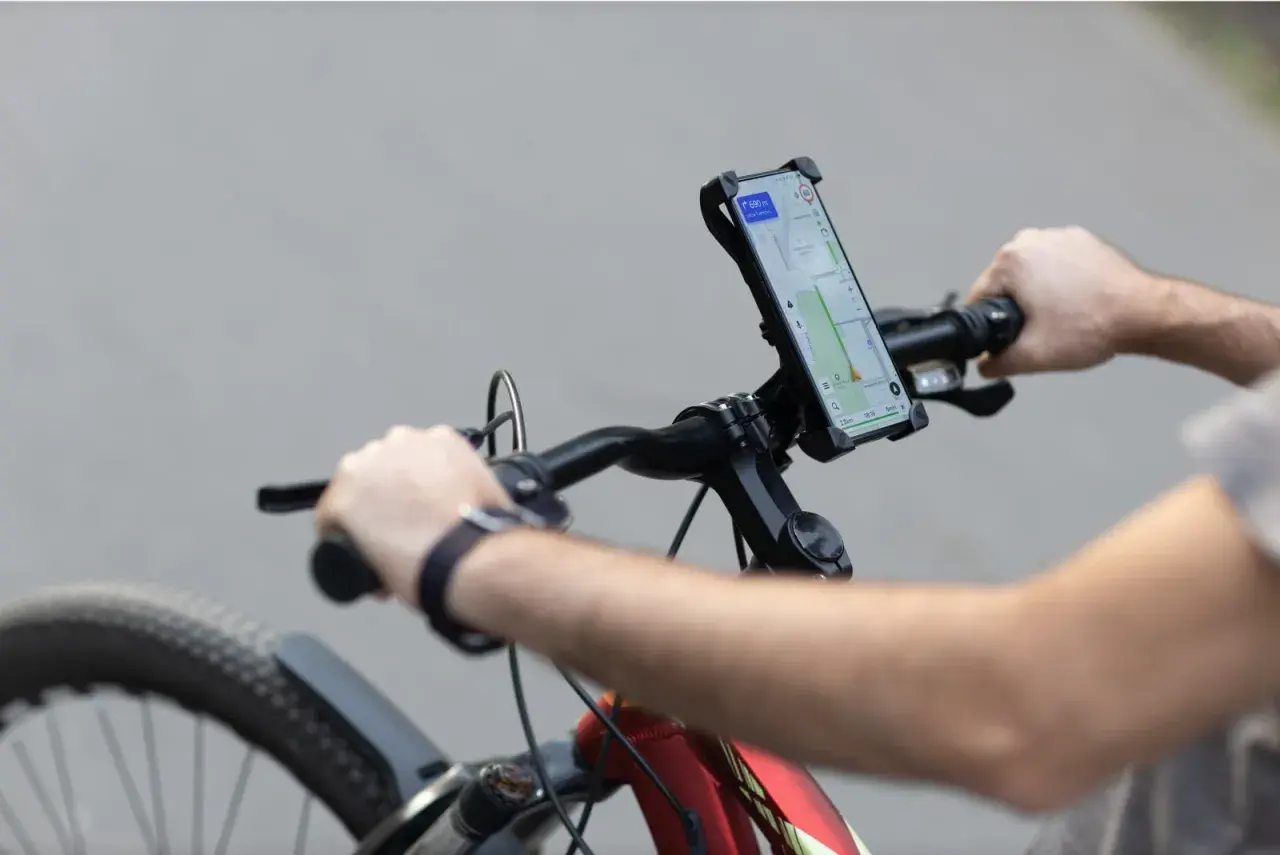 Najlepsze aplikacje do tras rowerowych w Warszawie, które ułatwią jazdę